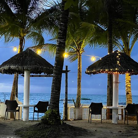 Treasure Beach Resort Carles Eksteriør bilde