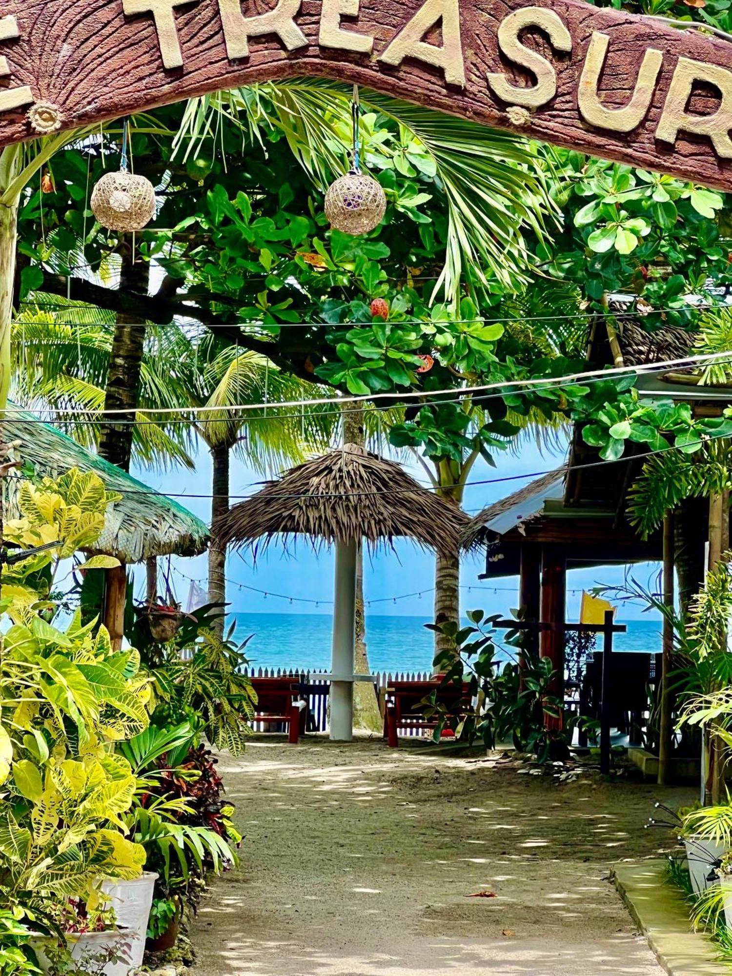 Treasure Beach Resort Carles Eksteriør bilde